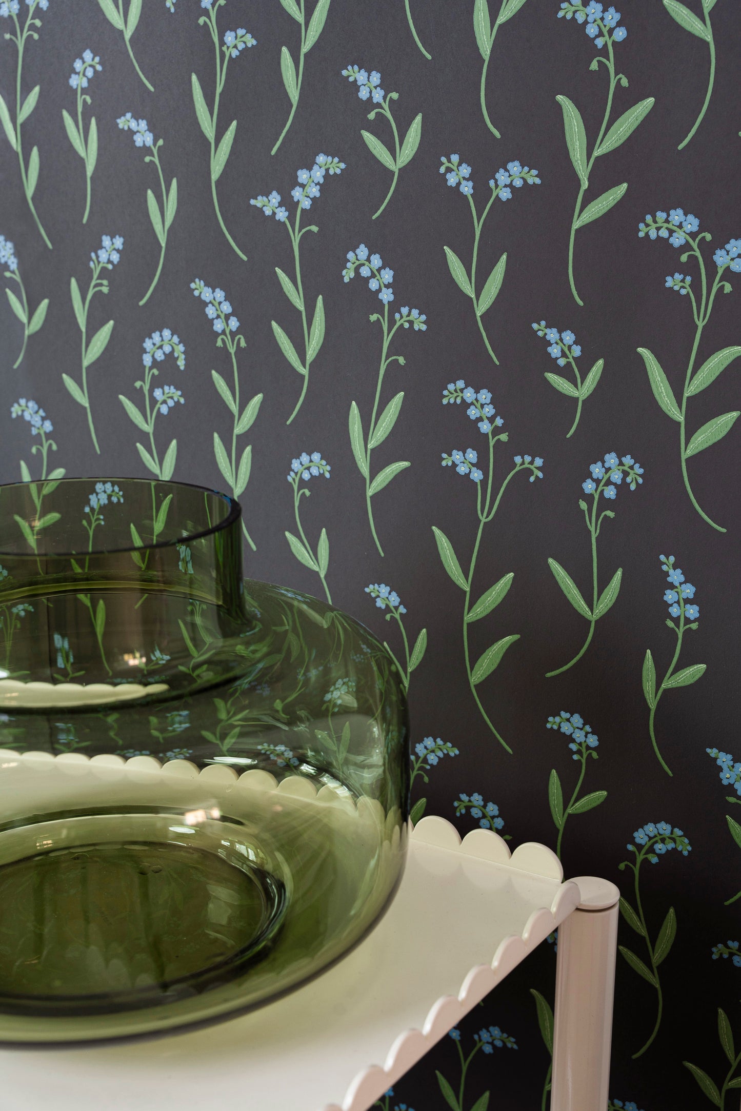 Wallpaper Forget-me-not black